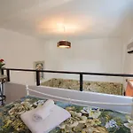 Garden Side & Glamping Apartmanhotel