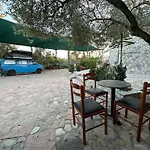 Garden Side & Glamping Apartmanhotel