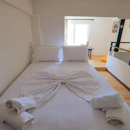 Garden Side & Glamping *