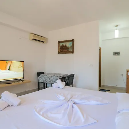 Garden Side&glamping *