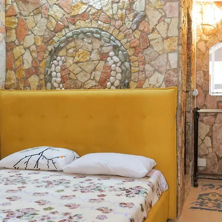 מלון דירות Garden Side & Glamping