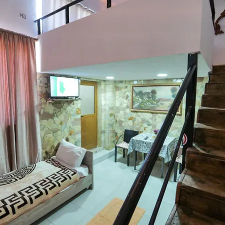 Garden Side&glamping Apartahotel