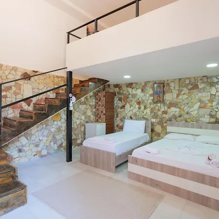 Garden Side & Glamping