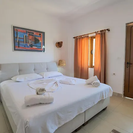 Garden Side & Glamping Aparthotel