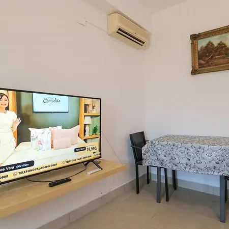 Garden Side & Glamping *