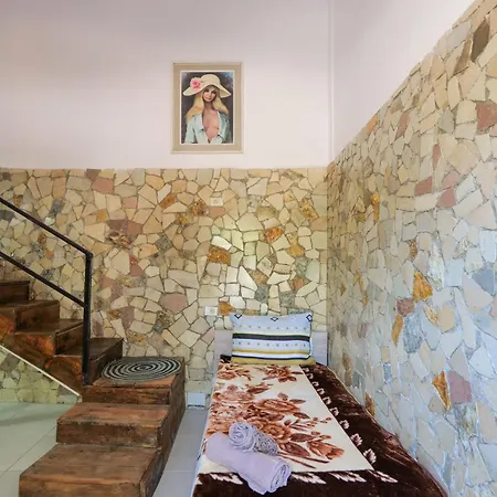 Garden Side & Glamping