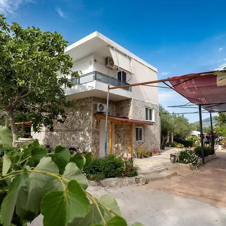 Garden Side & Glamping * Ksamil