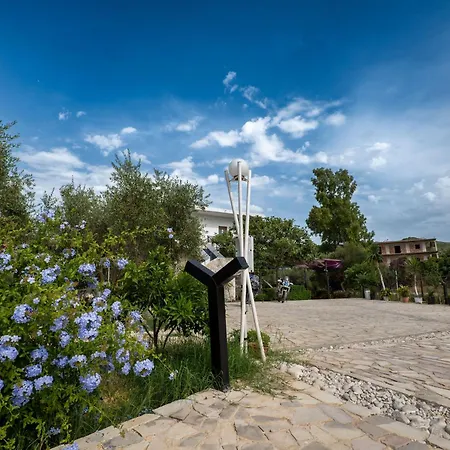 Garden Side & Glamping