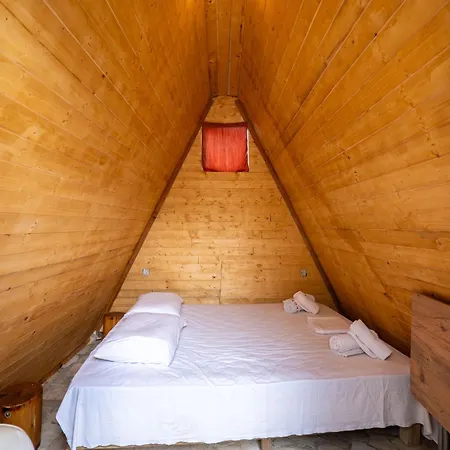 Garden Side & Glamping Aparthotel Ksamil