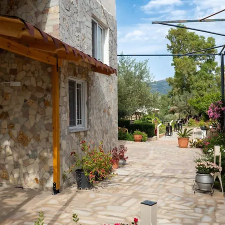 Garden Side & Glamping Ksamil