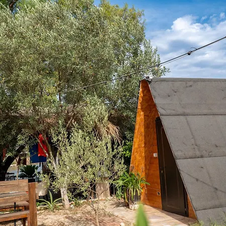 Garden Side & Glamping