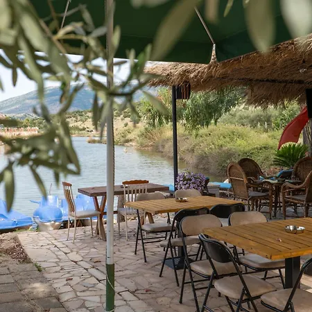 Garden Side & Glamping