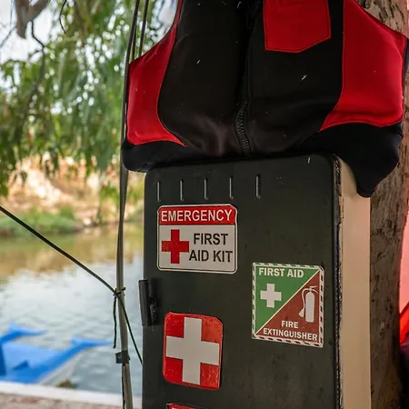 Garden Side & Glamping Aparthotel Ksamil