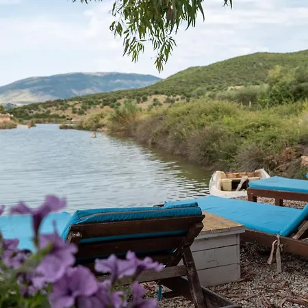 Garden Side & Glamping Aparthotel *