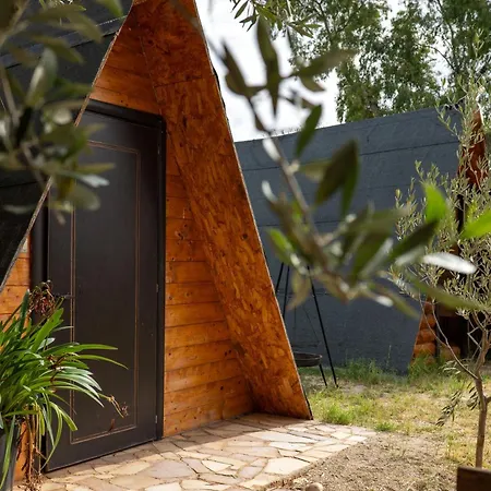 Aparthotel Garden Side & Glamping *