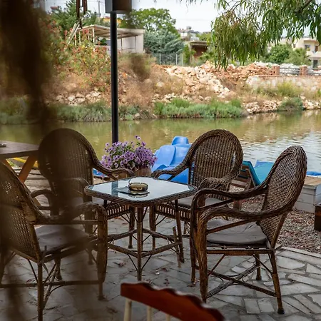 Aparthotel Garden Side & Glamping Ksamil