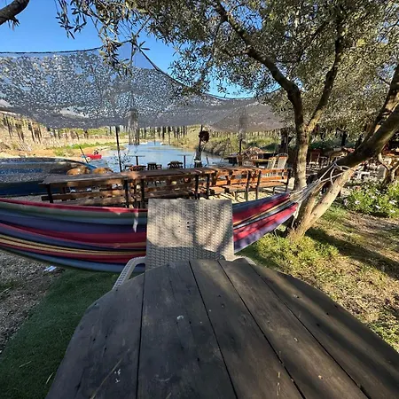 Garden Side & Glamping Ksamil