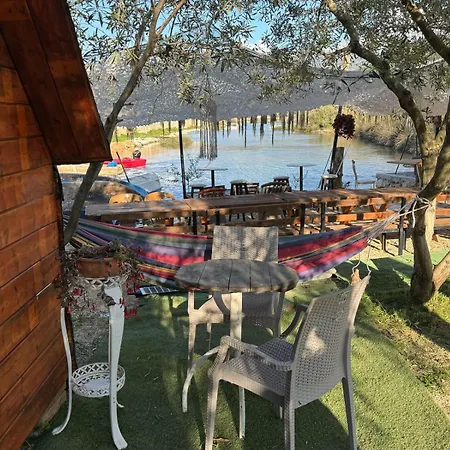 Aparthotel Garden Side & Glamping *