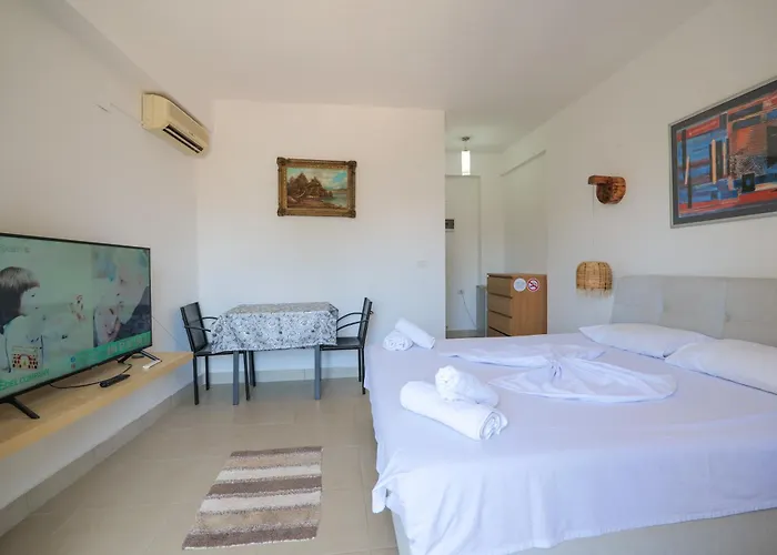 Garden Side&glamping Ksamil