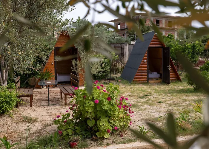 Garden Side&glamping *