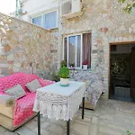 Garden Side & Glamping Ksamil