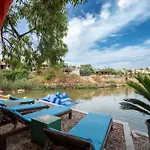Garden Side & Glamping Aparthotel