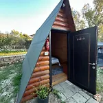 Garden Side & Glamping Aparthotel Ksamil