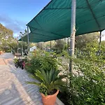 Aparthotel Garden Side & Glamping Ksamil