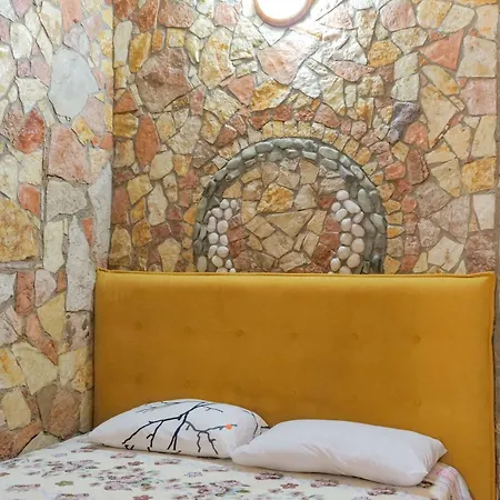 Garden Side & Glamping Aparthotel Ksamil