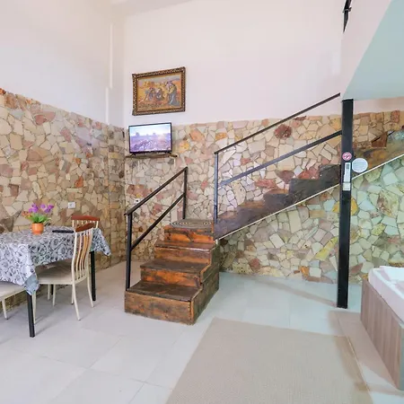 Garden Side & Glamping * קסאמיל