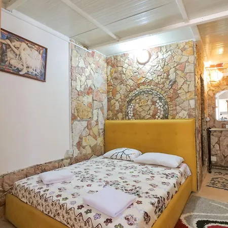 מלון דירות Garden Side & Glamping