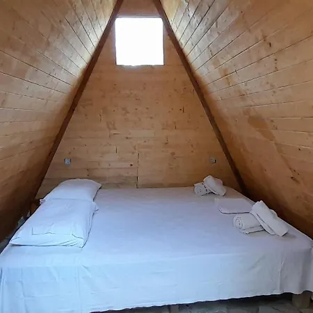 Garden Side & Glamping Hotel apartamentowy Ksamil