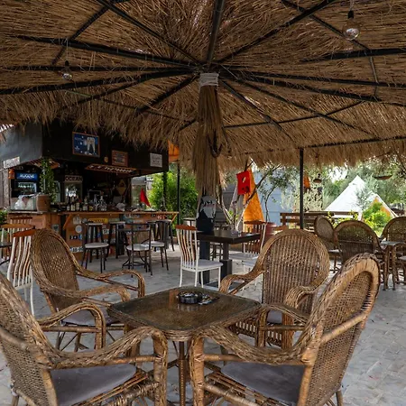 Garden Side & Glamping Aparthotel