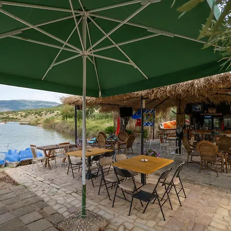 Garden Side & Glamping Ksamil