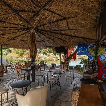 Garden Side & Glamping * Ksamil