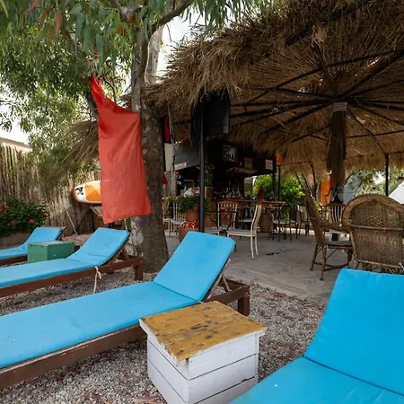 Garden Side & Glamping Hotel apartamentowy Ksamil