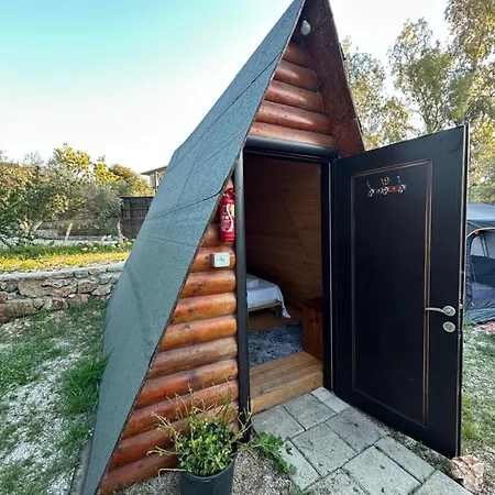 Garden Side & Glamping アパートホテル クサミル