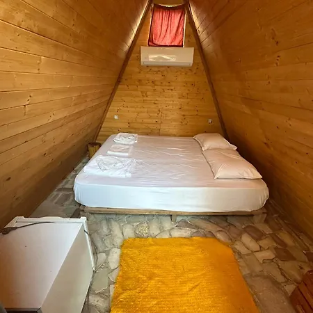 Garden Side & Glamping * クサミル