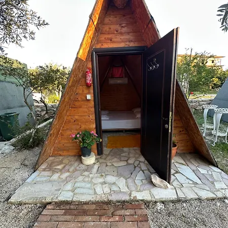アパートホテル Garden Side & Glamping *