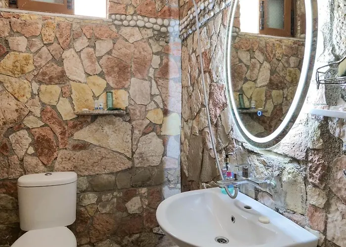 Apart Otel Garden Side & Glamping Ksamil