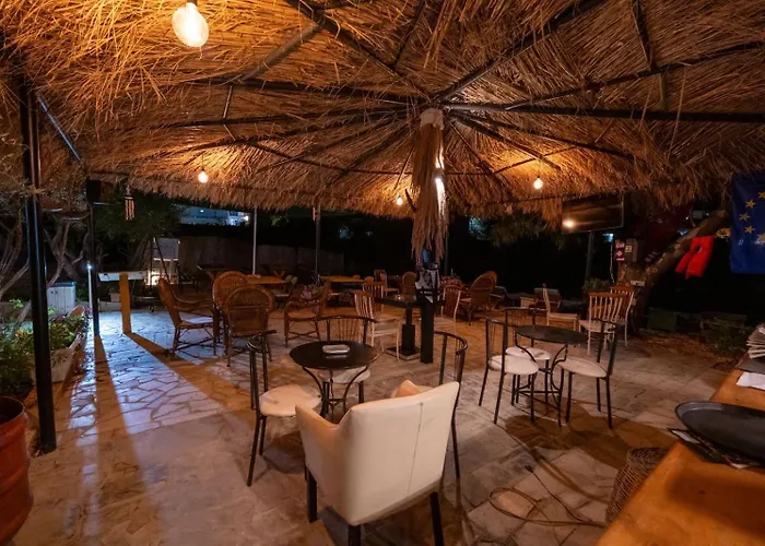 Apart Otel Garden Side & Glamping Ksamil