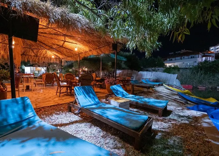 Apart Otel Garden Side & Glamping Ksamil