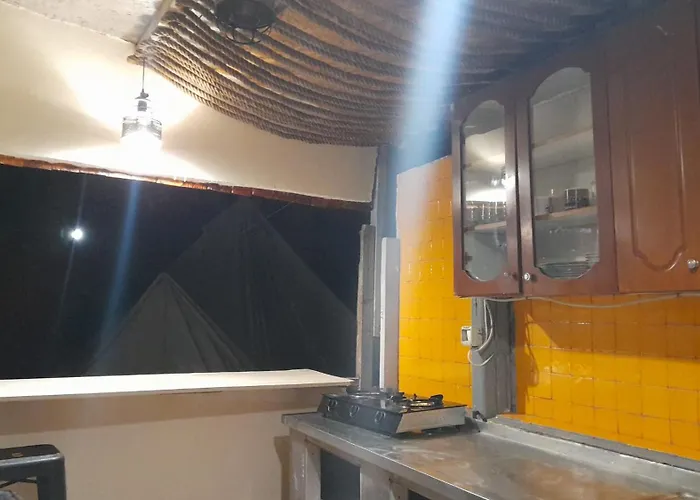 Garden Side & Glamping Apart Otel Ksamil